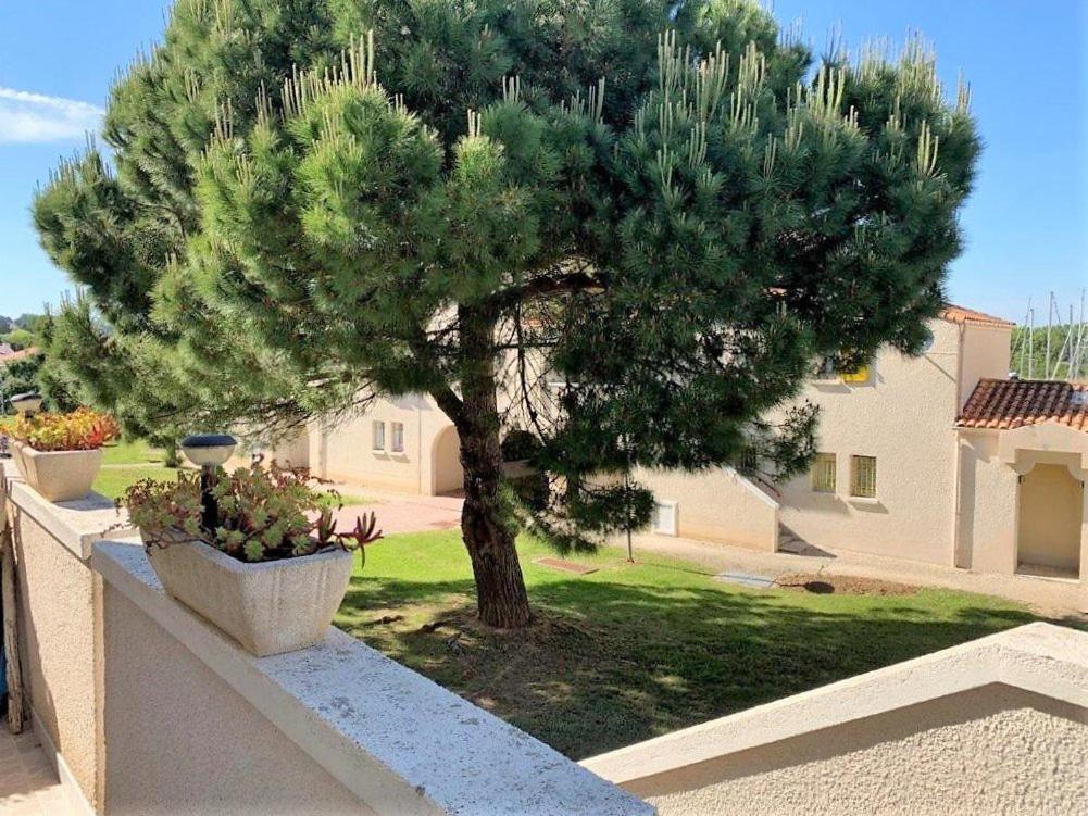 Meschers Sur Gironde - Appartement - Residence Sur Le Port Avec Balcon Luaran gambar